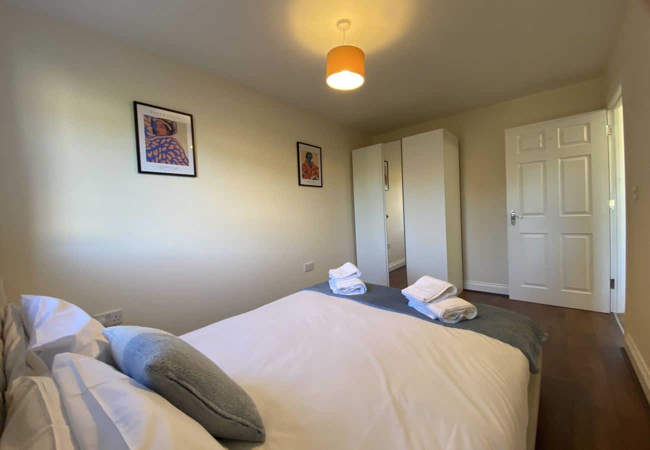 House in Maidenhead - Modern 5-Bedroom House in Maidenhead