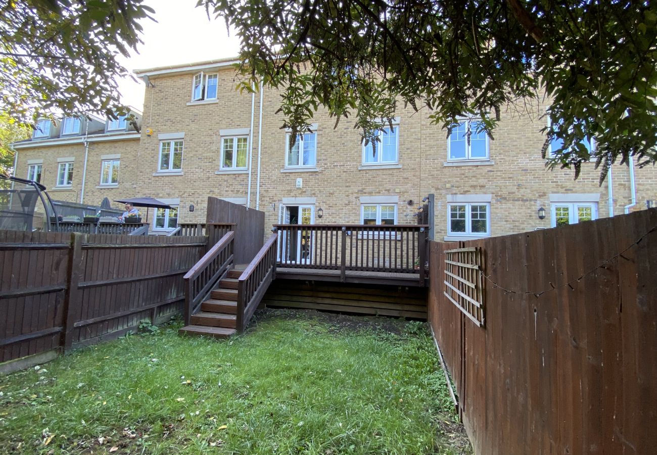 House in Maidenhead - Modern 5-Bedroom House in Maidenhead