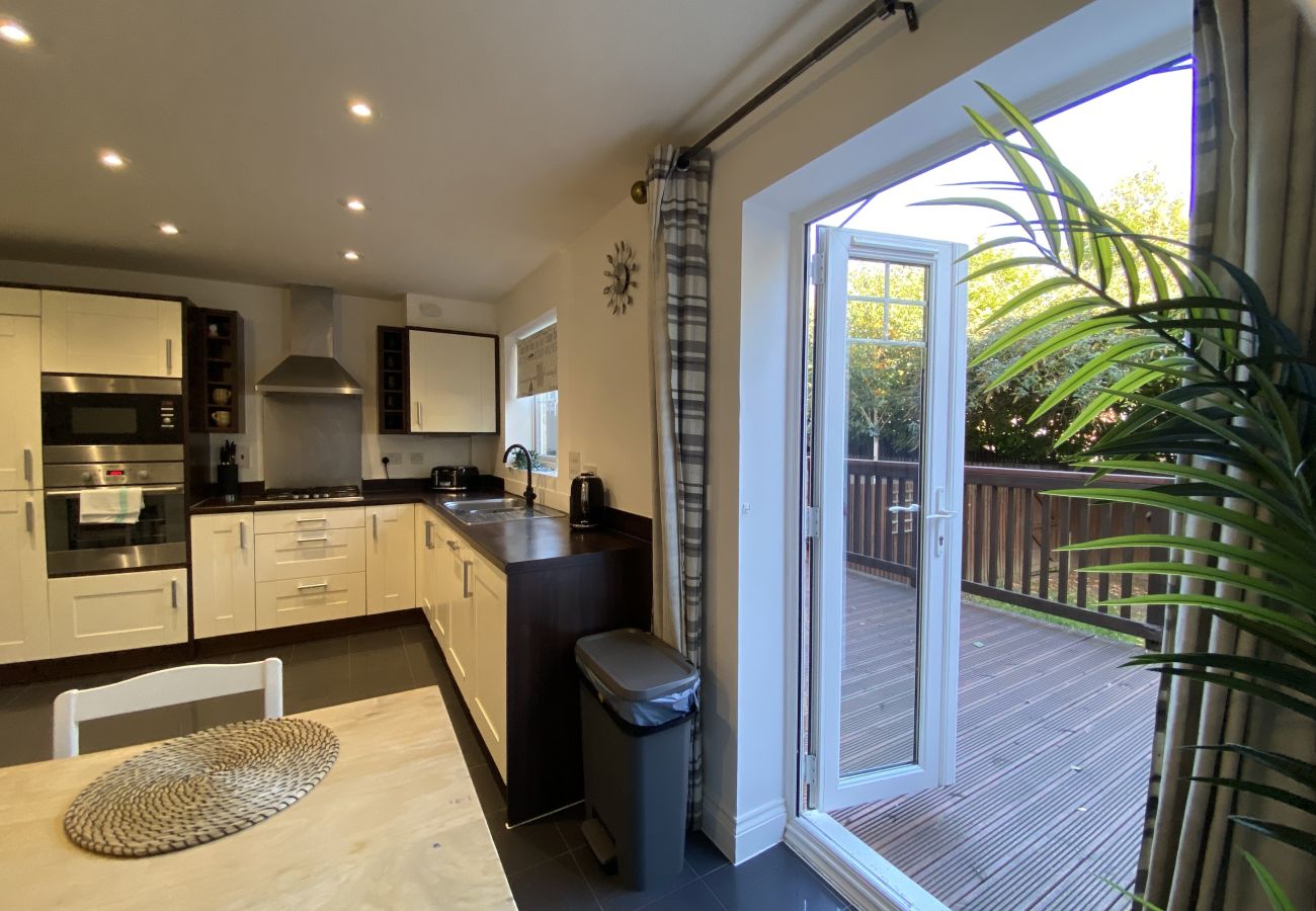 House in Maidenhead - Modern 5-Bedroom House in Maidenhead