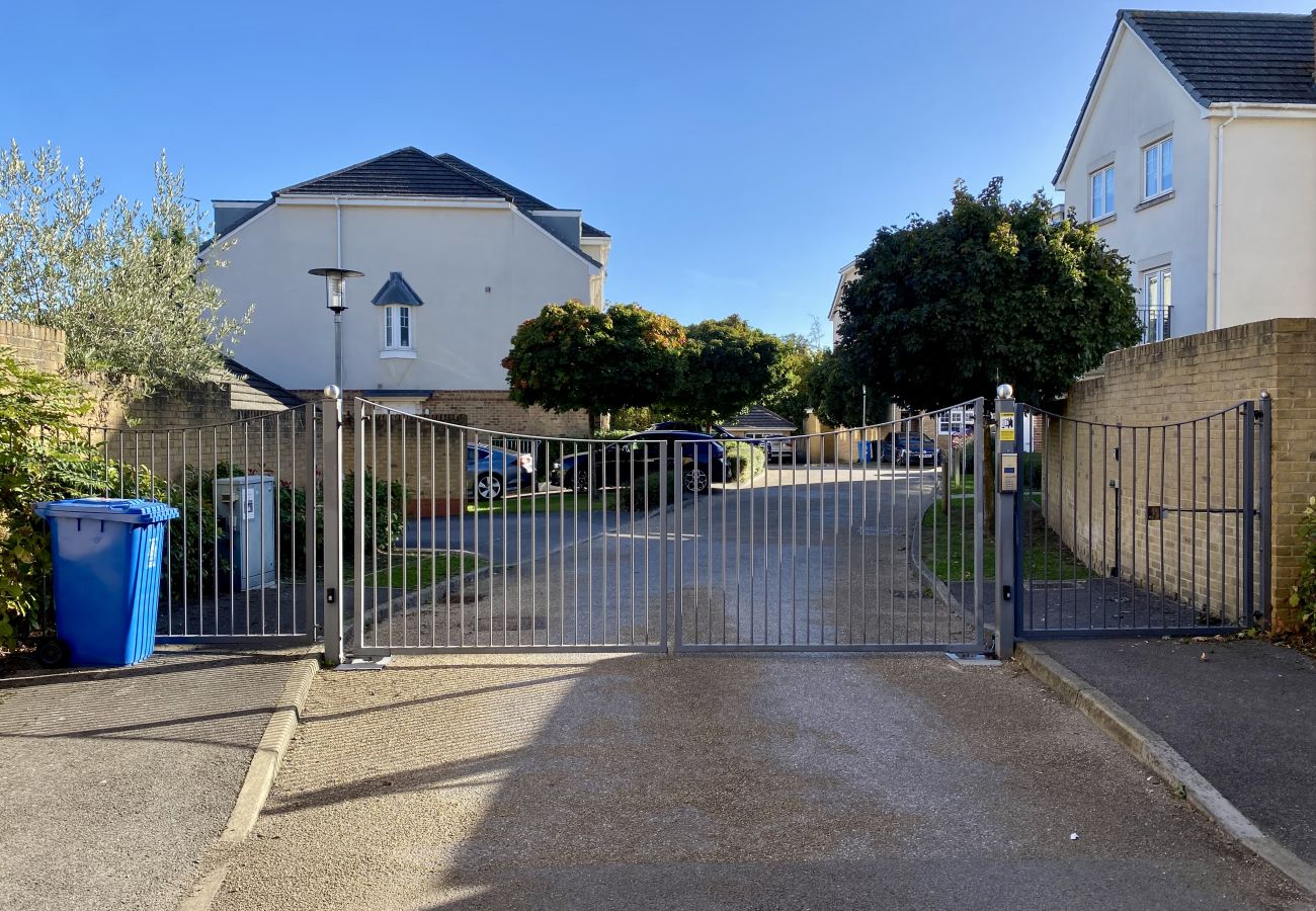 House in Maidenhead - Modern 5-Bedroom House in Maidenhead