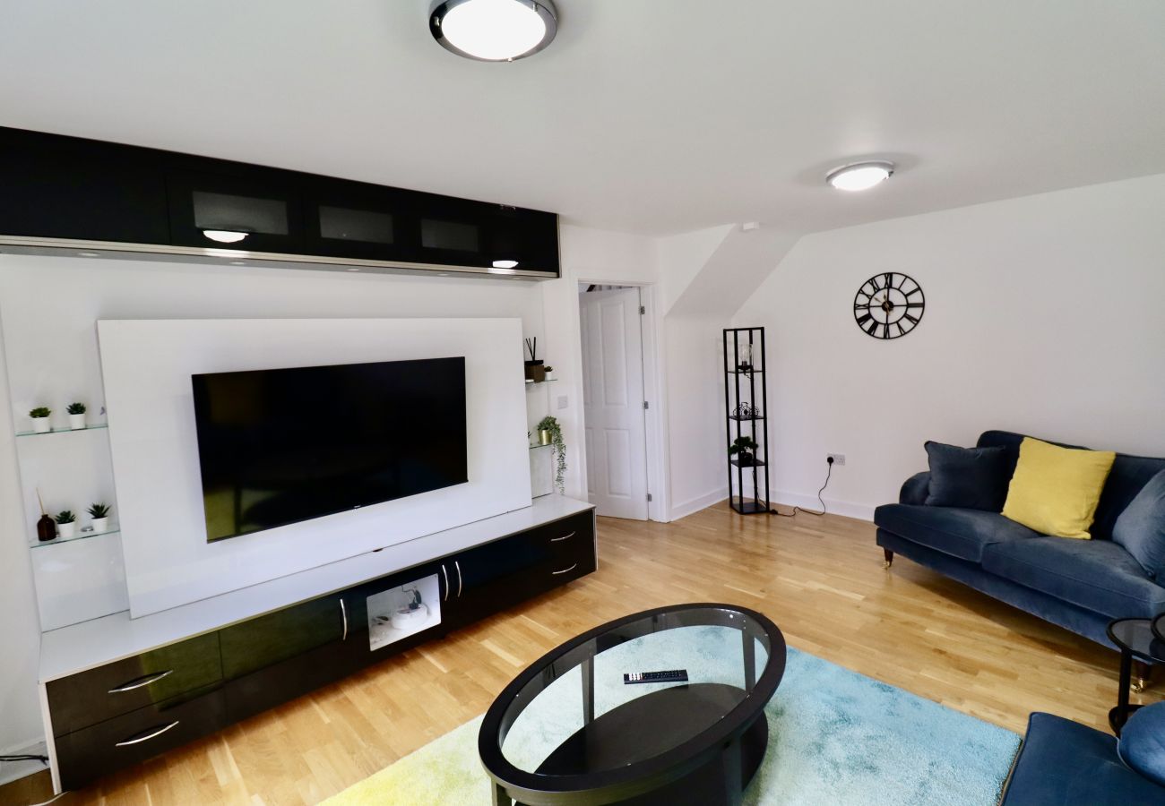 House in Langley - Spacious 5 Bedroom Home in Langley