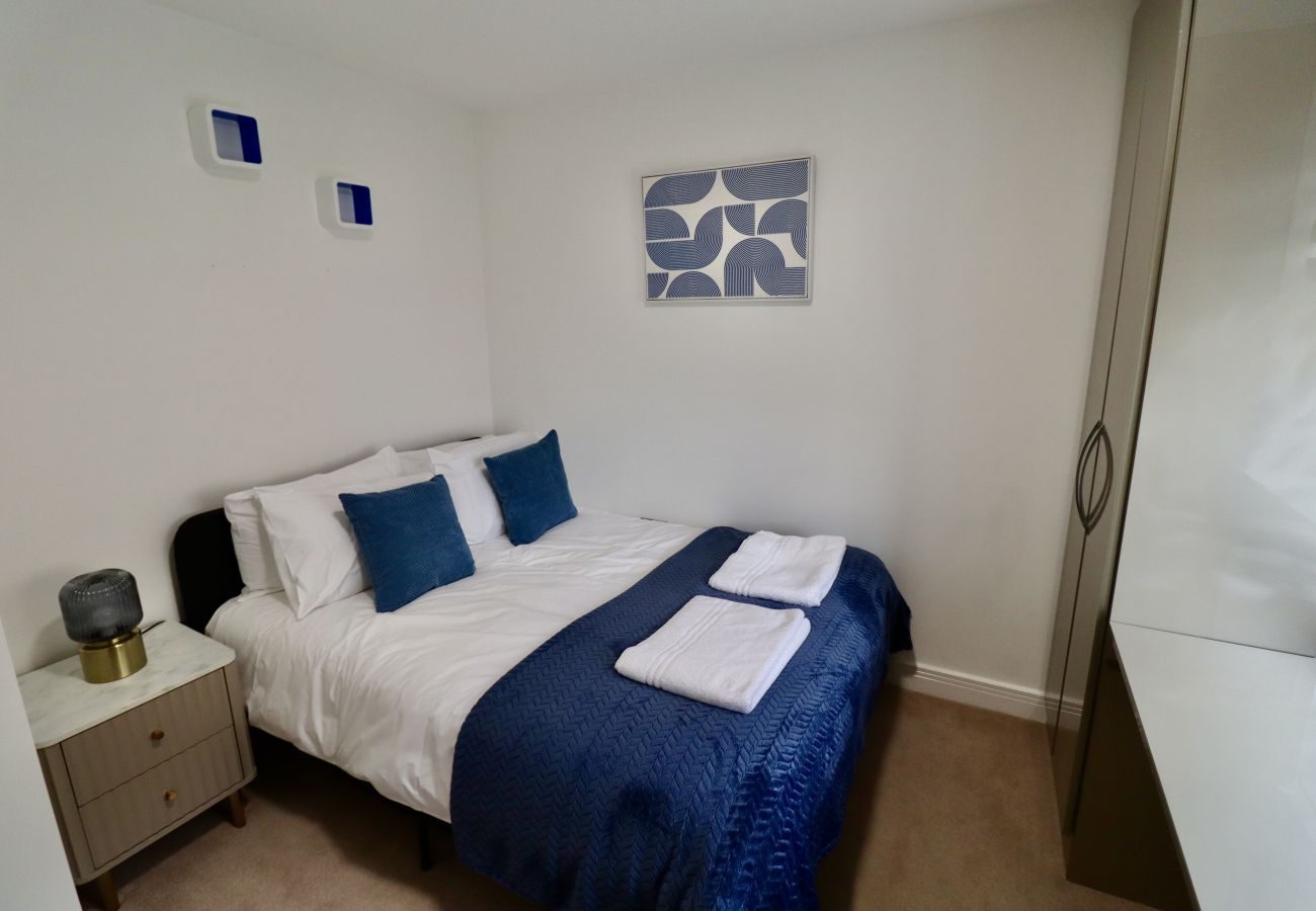House in Langley - Spacious 5 Bedroom Home in Langley