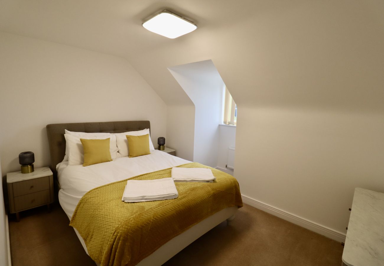 House in Langley - Spacious 5 Bedroom Home in Langley