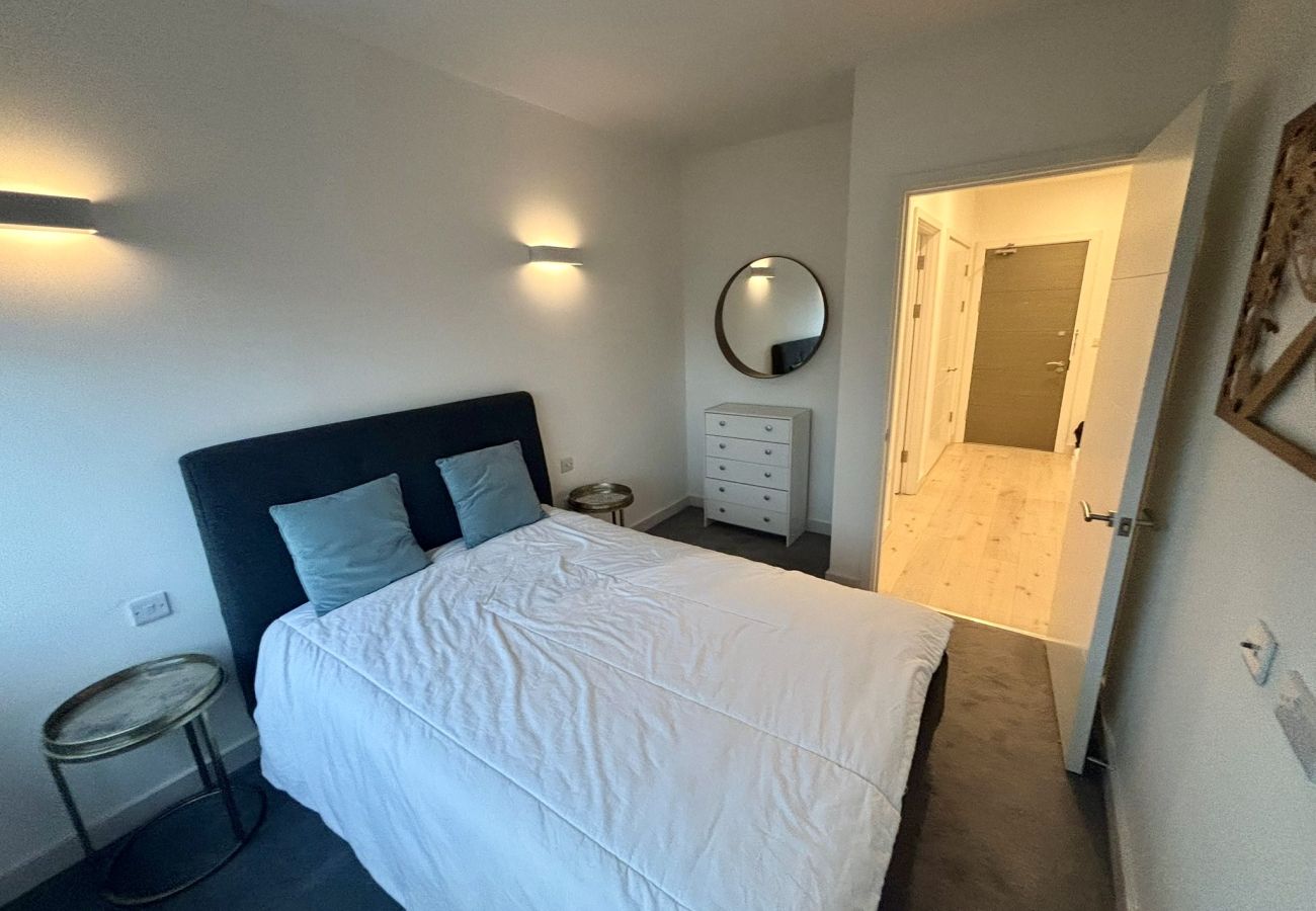 Apartment in Bracknell - Modern 2-Bed Apartment in Blu Bracknell