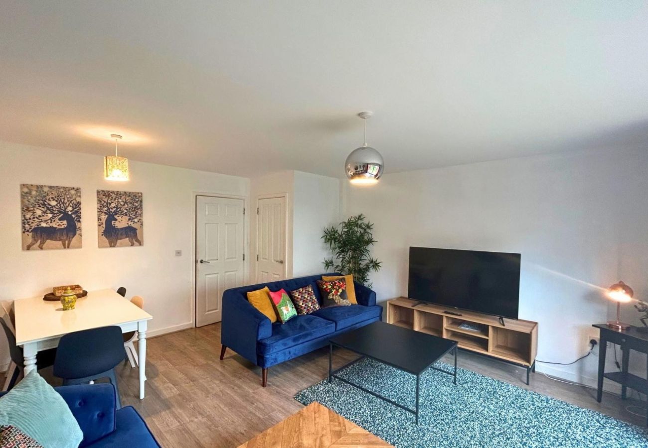 House in Addlestone - Stylish Four Bedroom House in Addlestone