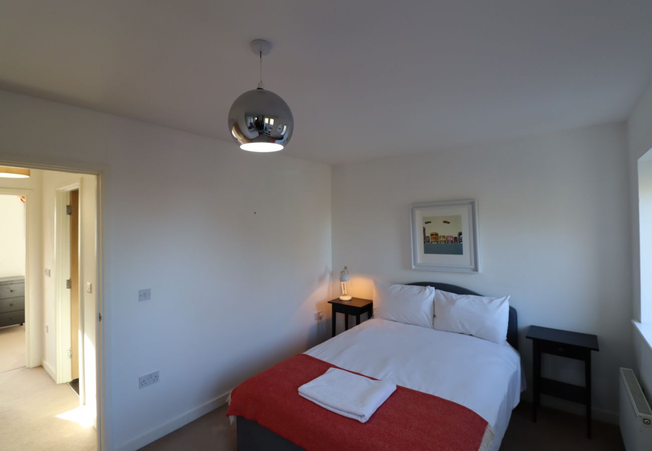 House in Addlestone - Stylish Four Bedroom House in Addlestone