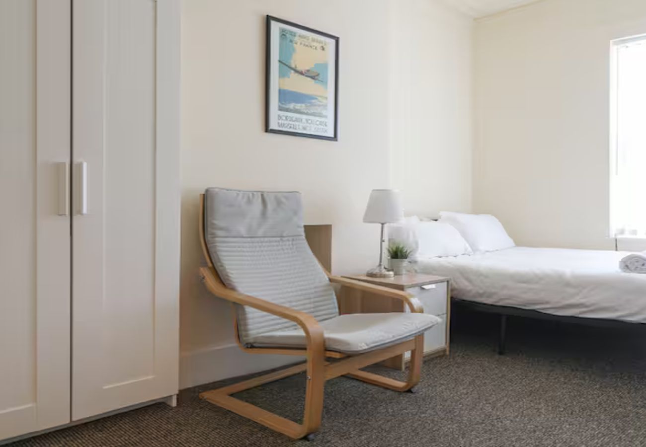 Apartment in Stockport - Amazing 4 Bedroom House in Edgeley