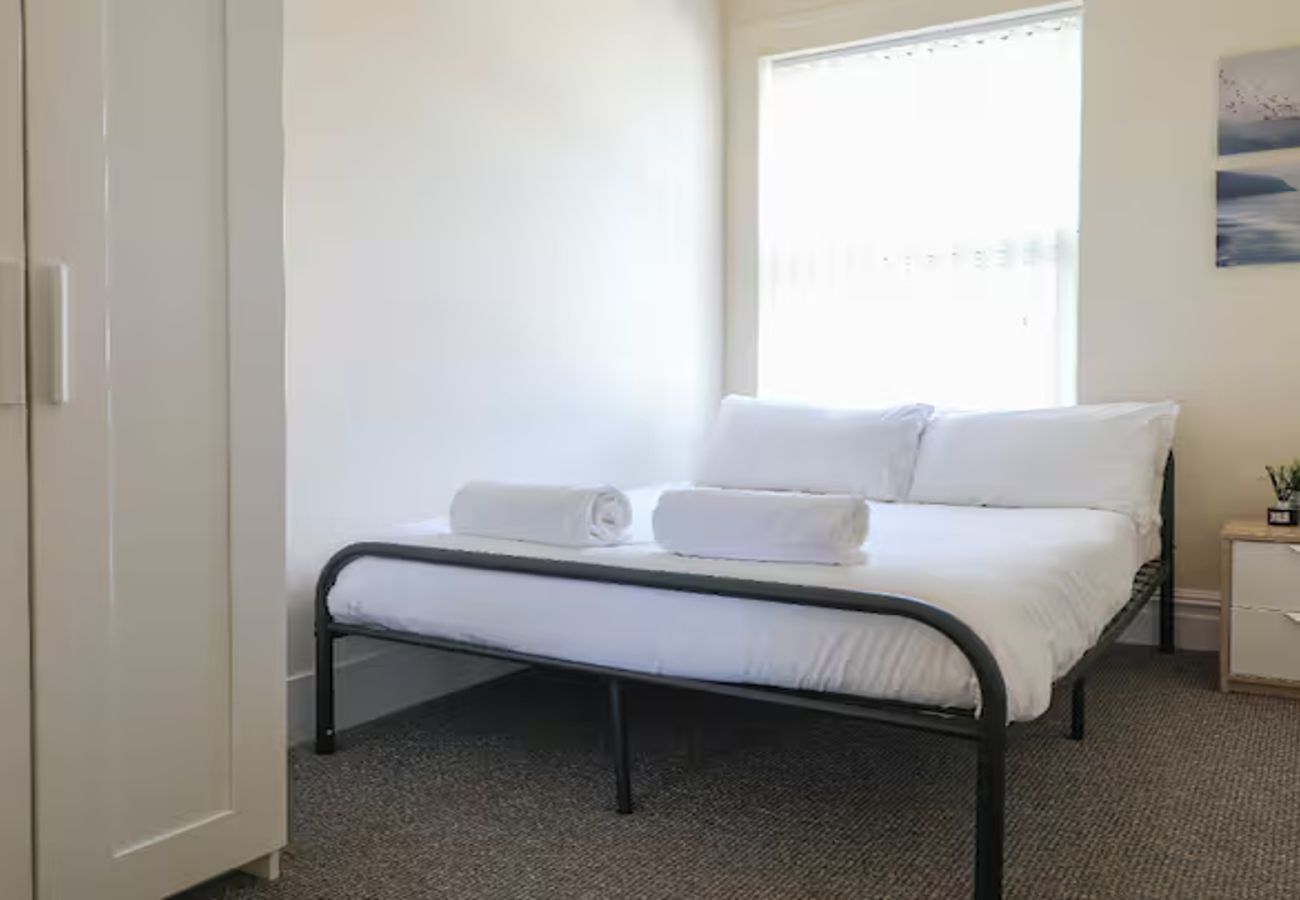 Apartment in Stockport - Amazing 4 Bedroom House in Edgeley