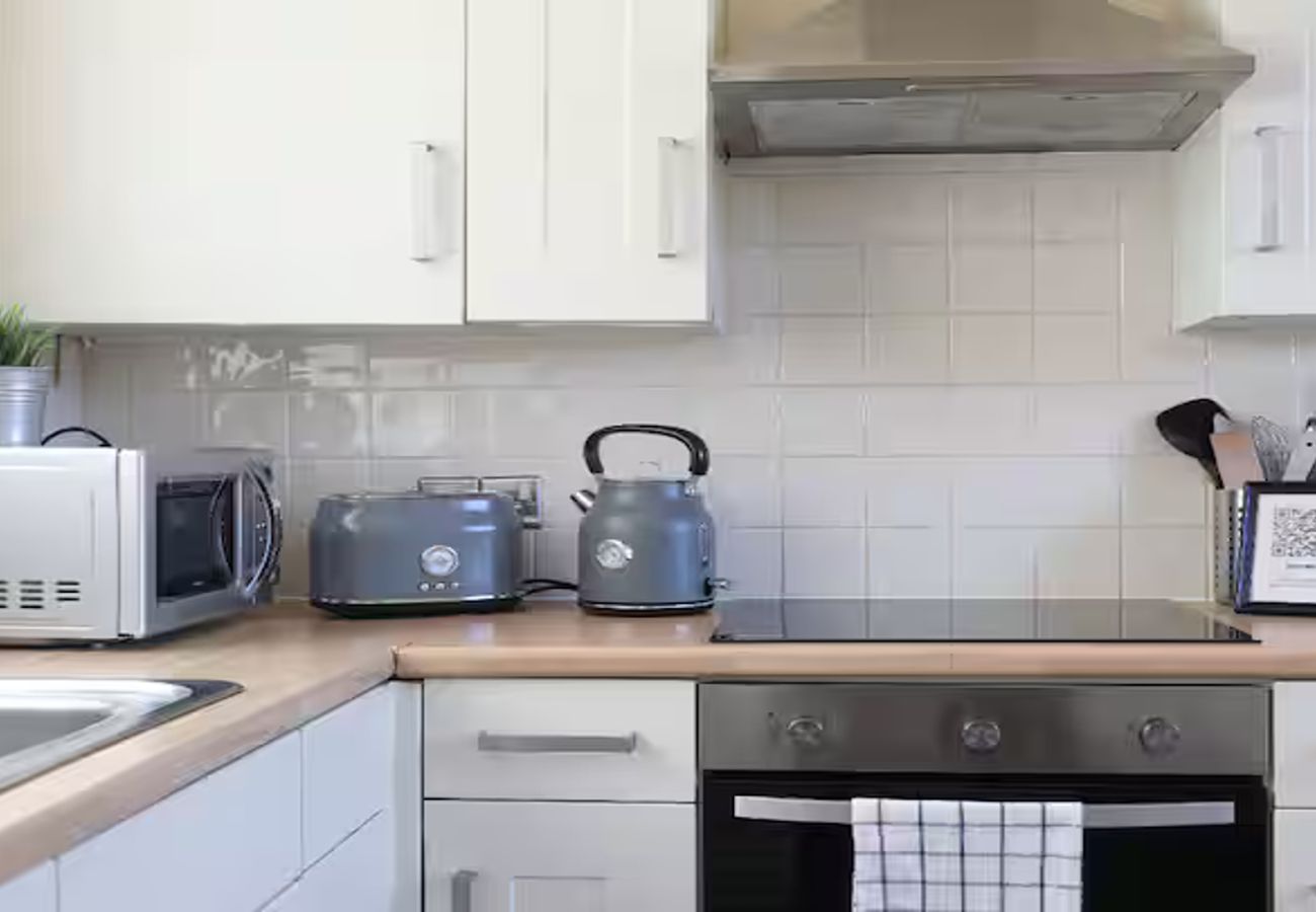 Apartment in Stockport - Amazing 4 Bedroom House in Edgeley