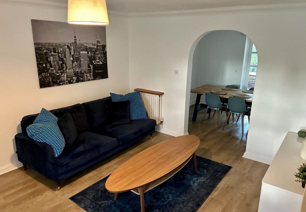 House in Andover - Great Parking and Spacious 3 Bedroom Home Andover