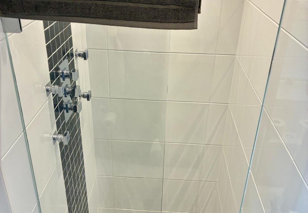 House in Andover - Great Parking and Spacious 3 Bedroom Home Andover