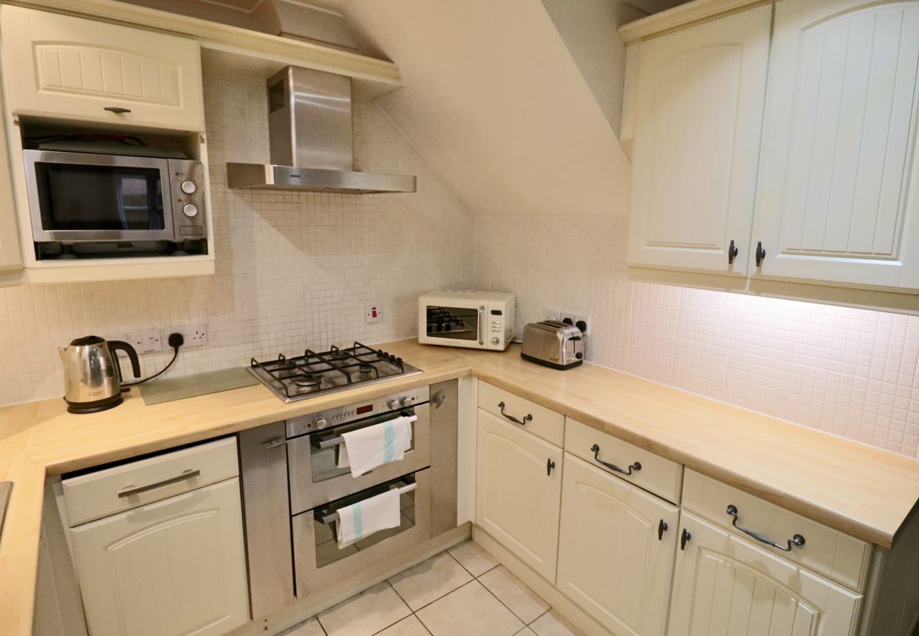 Apartment in Bracknell - Bracknell 2 Bed Apartment with Parking