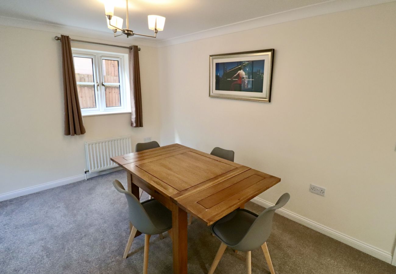 Apartment in Bracknell - Bracknell 2 Bed Apartment with Parking