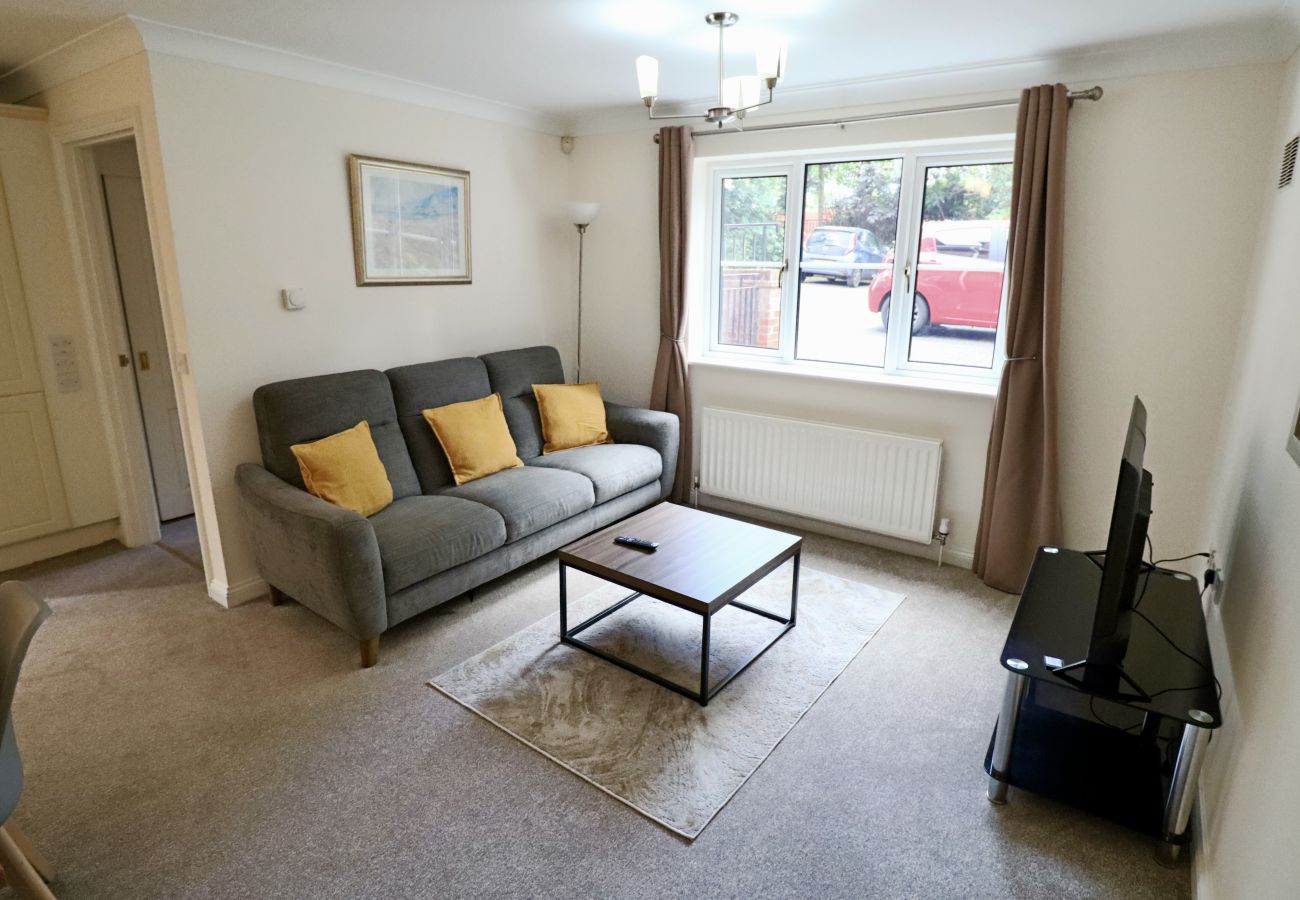 Apartment in Bracknell - Bracknell 2 Bed Apartment with Parking