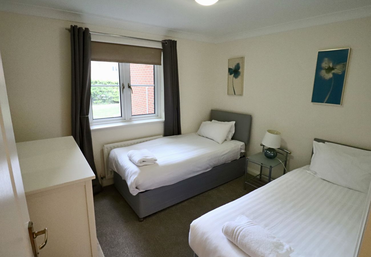 Apartment in Bracknell - Bracknell 2 Bed Apartment with Parking