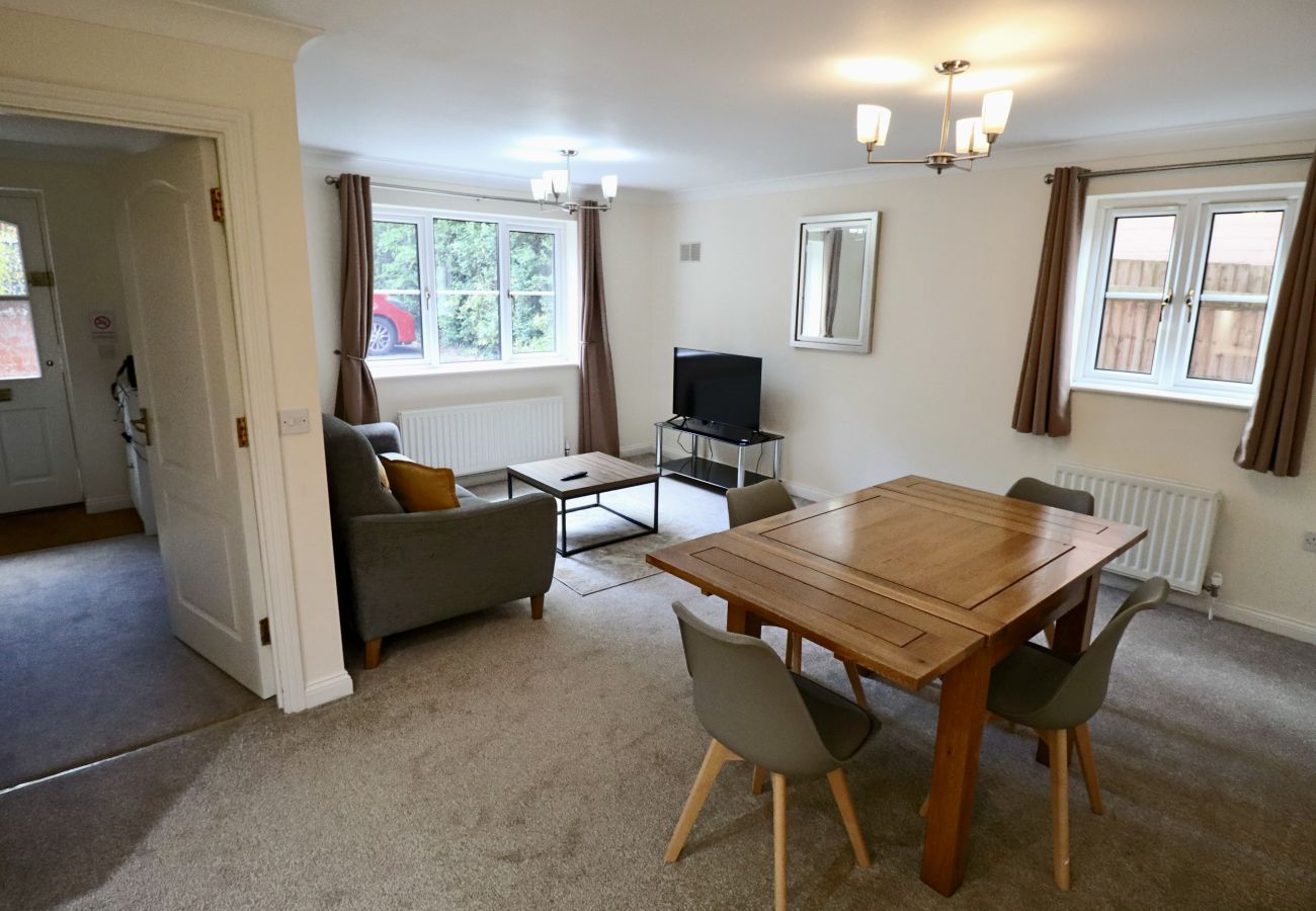 Apartment in Bracknell - Bracknell 2 Bed Apartment with Parking