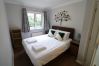 Apartment in Bracknell - Bracknell 2 Bed Apartment with Parking