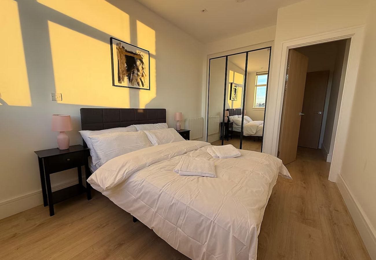 Apartment in Chertsey - Modern 1-Bed Flat in Chertsey