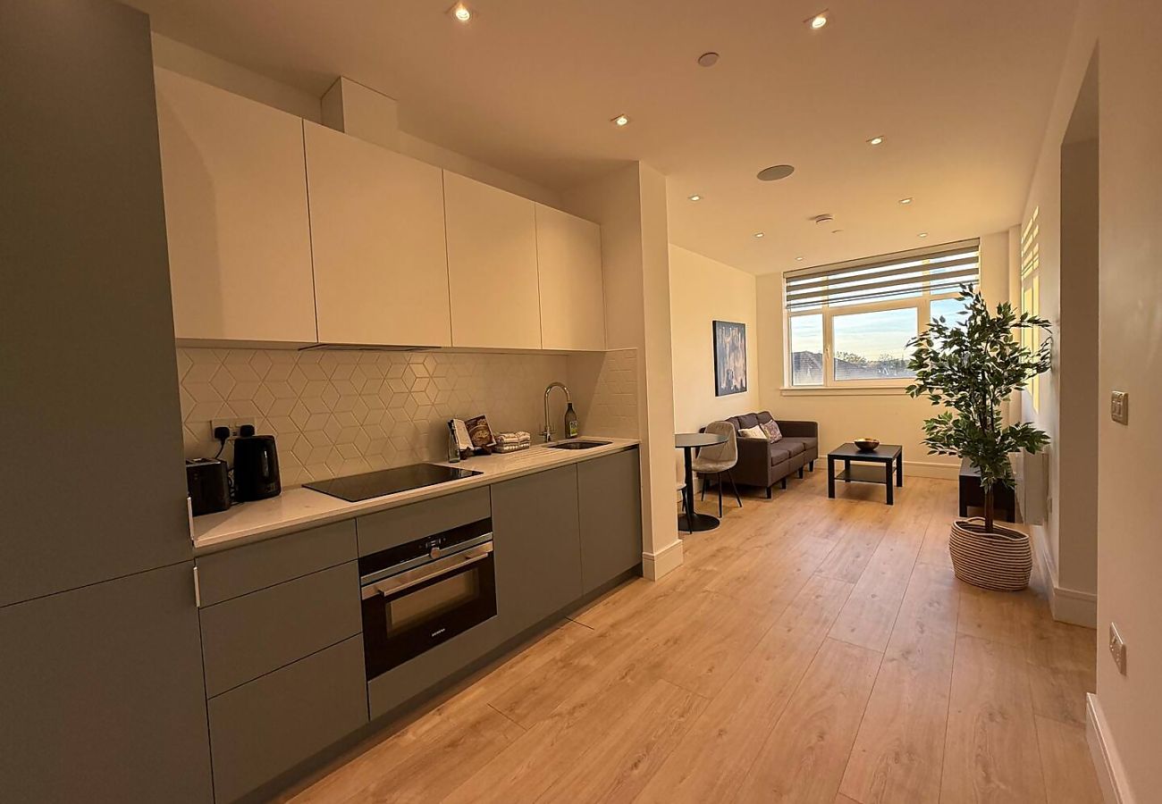 Apartment in Chertsey - Modern 1-Bed Flat in Chertsey