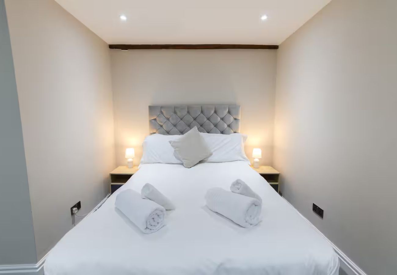 House in Calton Moor - Calton Moor 4 Bed Home