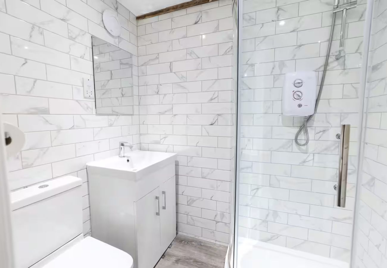 House in Calton Moor - Calton Moor 4 Bed Home