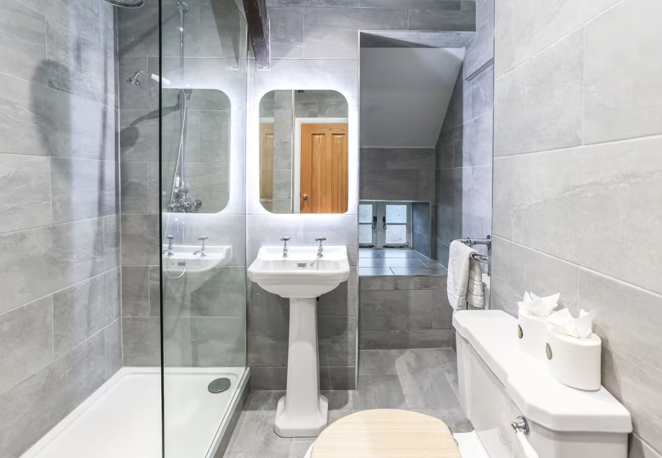 House in Calton Moor - Calton Moor 4 Bed Home