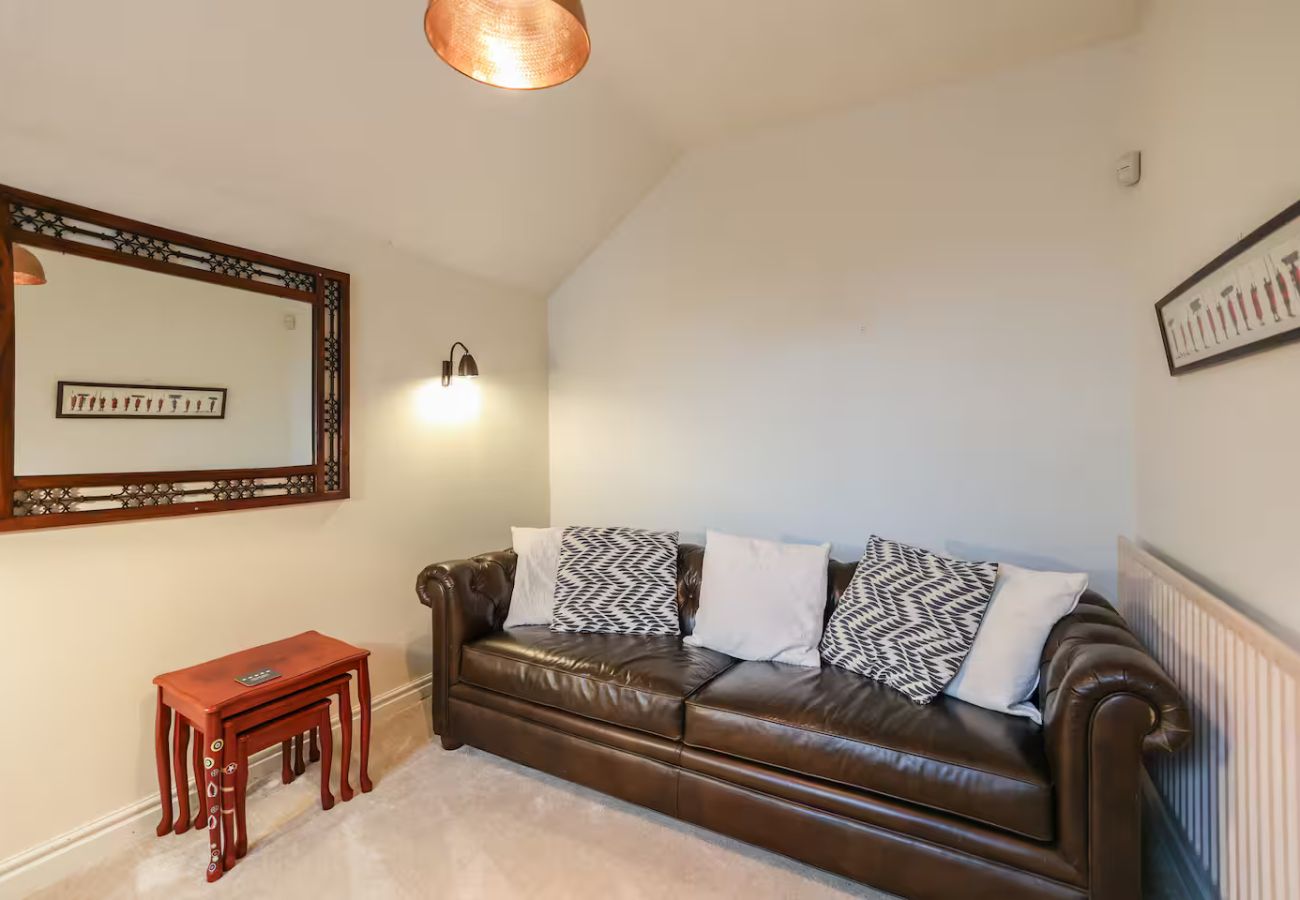 House in Calton Moor - Calton Moor 4 Bed Home
