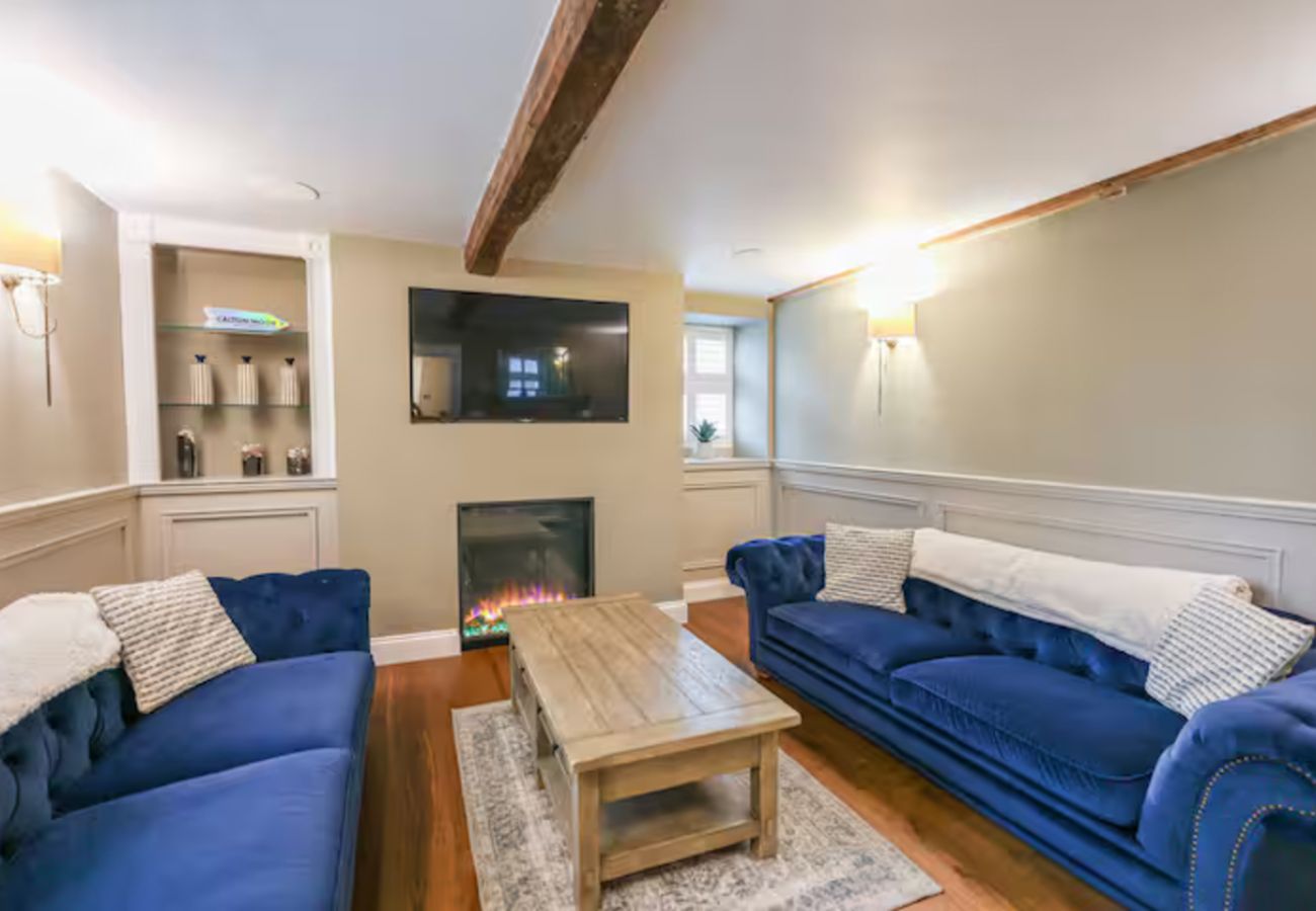 House in Calton Moor - Calton Moor 4 Bed Home