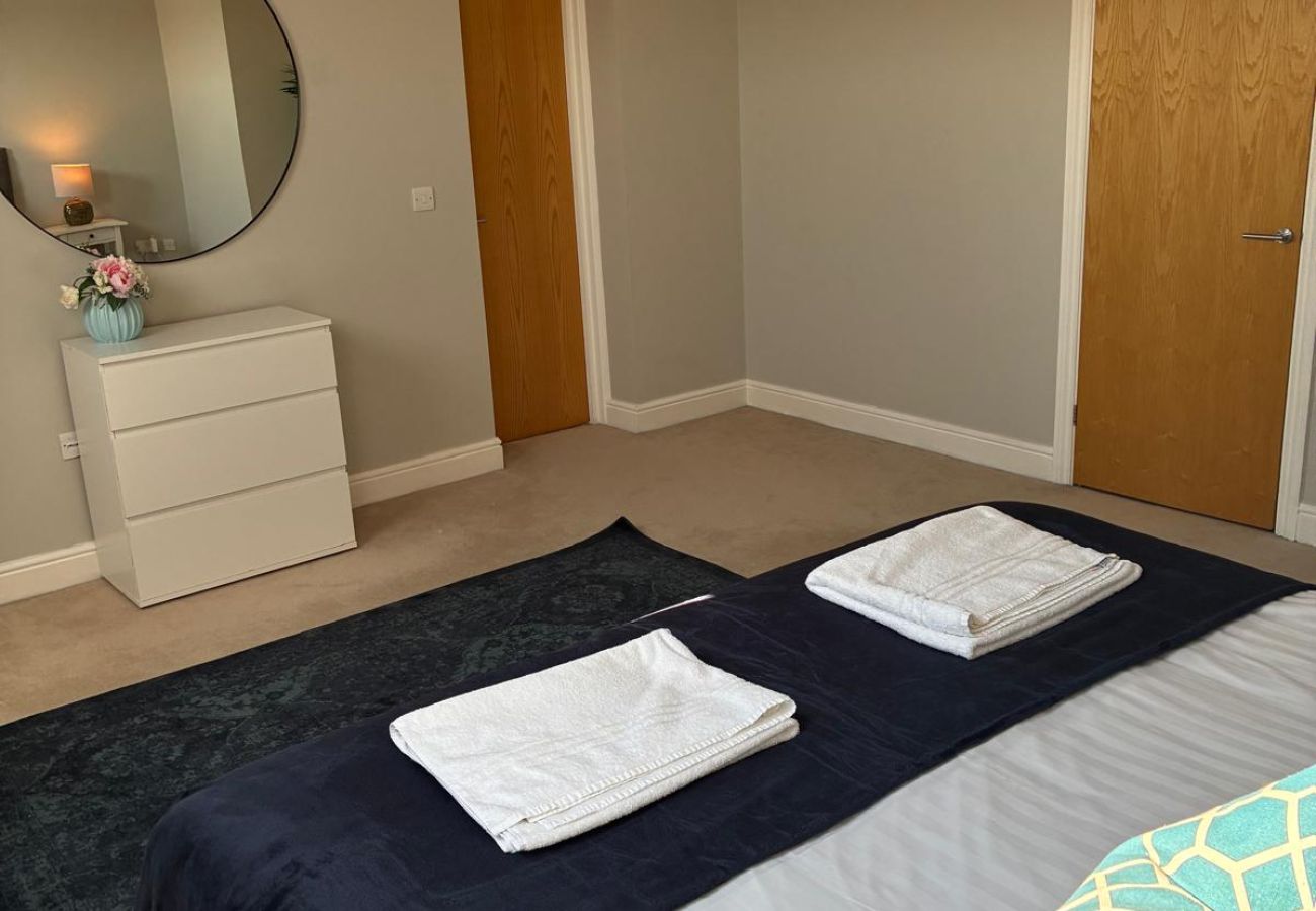 House in Ascot - Spacious 5-Bedroom Home in Winkfield Row, Ascot