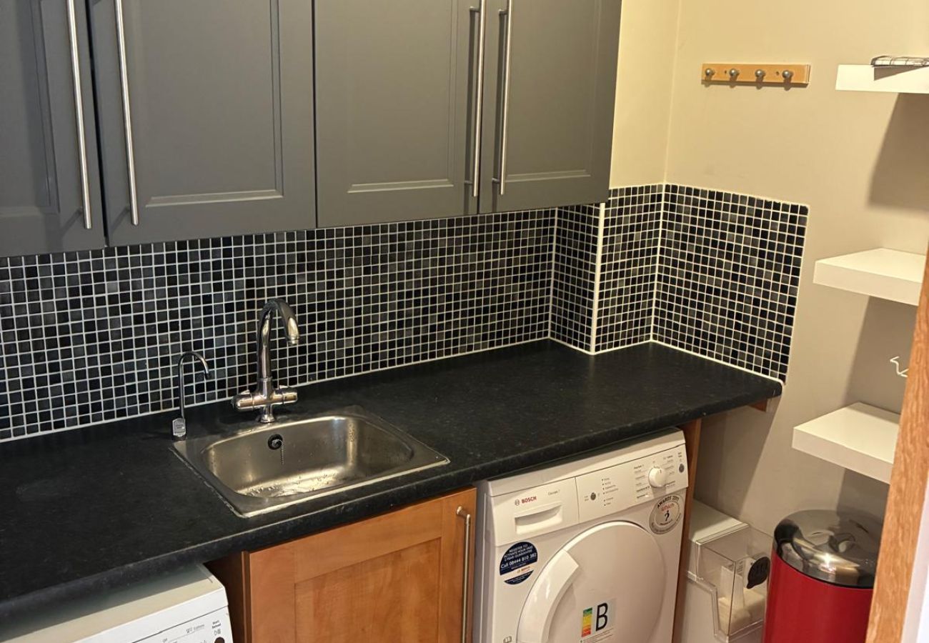 House in Ascot - Spacious 5-Bedroom Home in Winkfield Row, Ascot