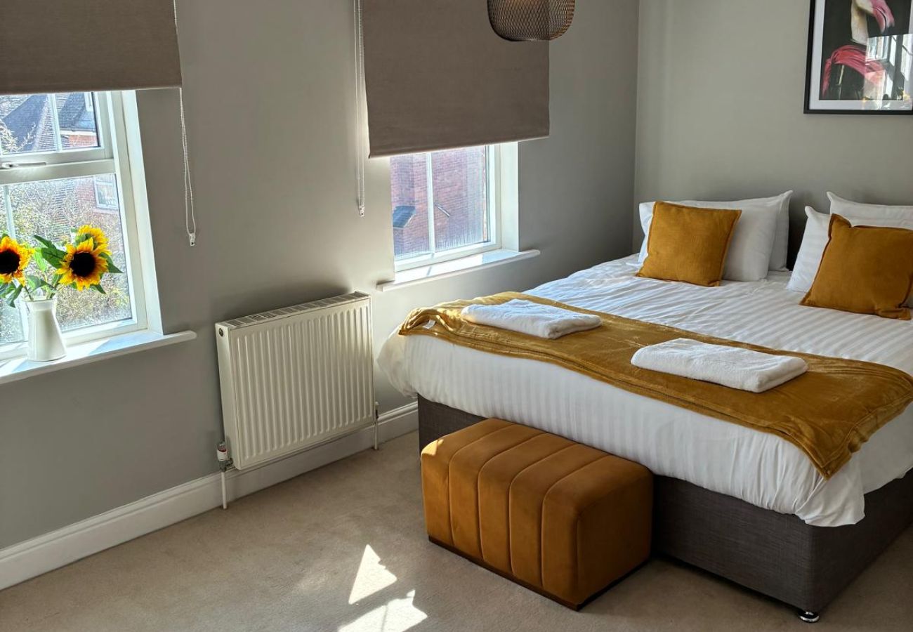 House in Ascot - Spacious 5-Bedroom Home in Winkfield Row, Ascot