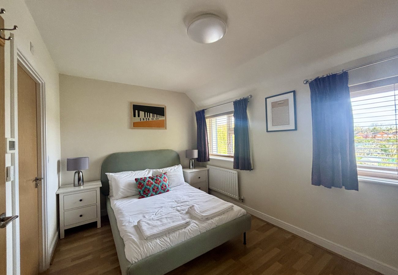 Apartment in Maidenhead - Charming 2 Bed House Maindehead