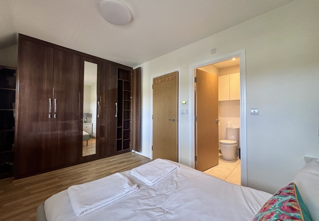 Apartment in Maidenhead - Charming 2 Bed House Maindehead