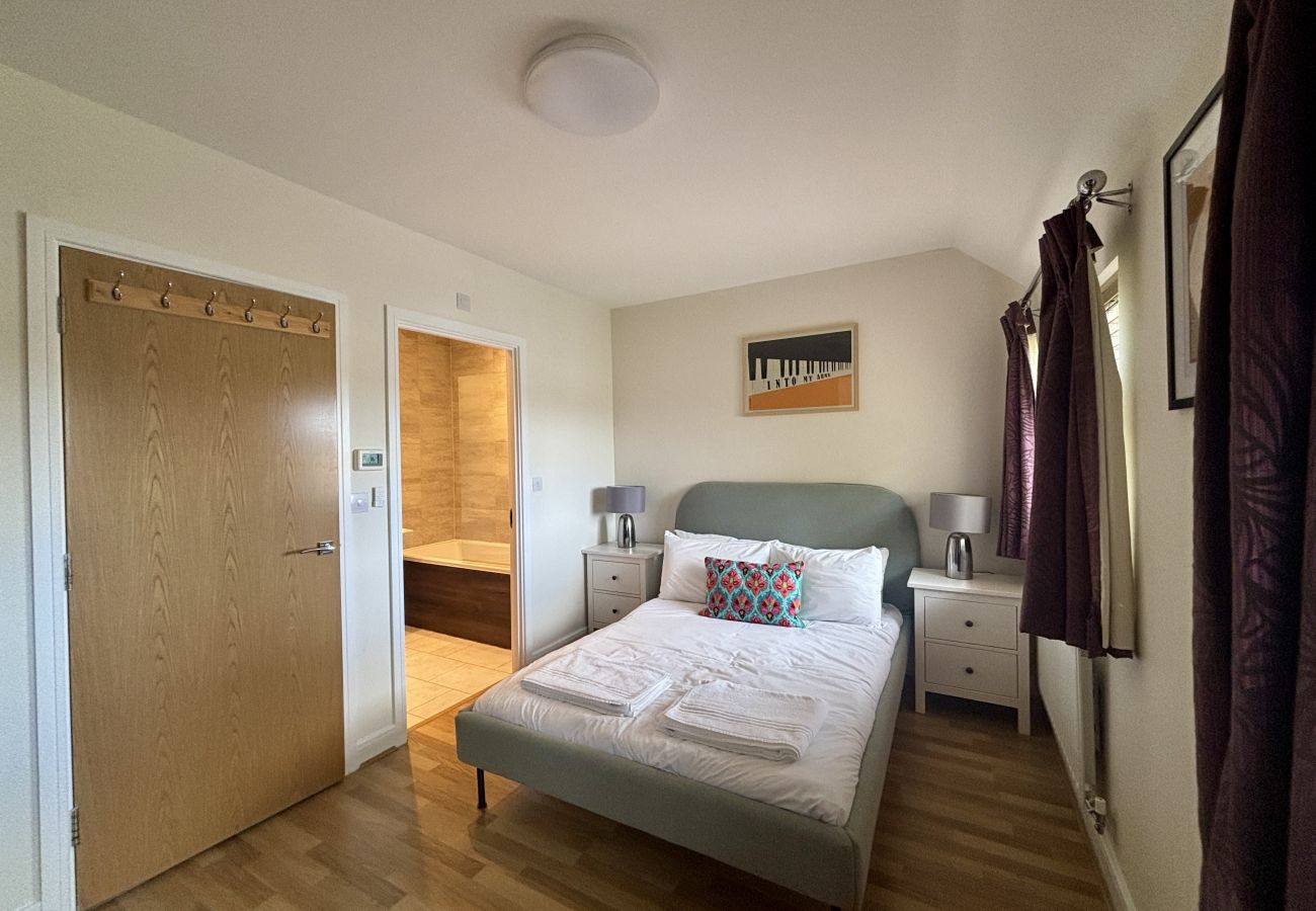 Apartment in Maidenhead - Charming 2 Bed House Maindehead