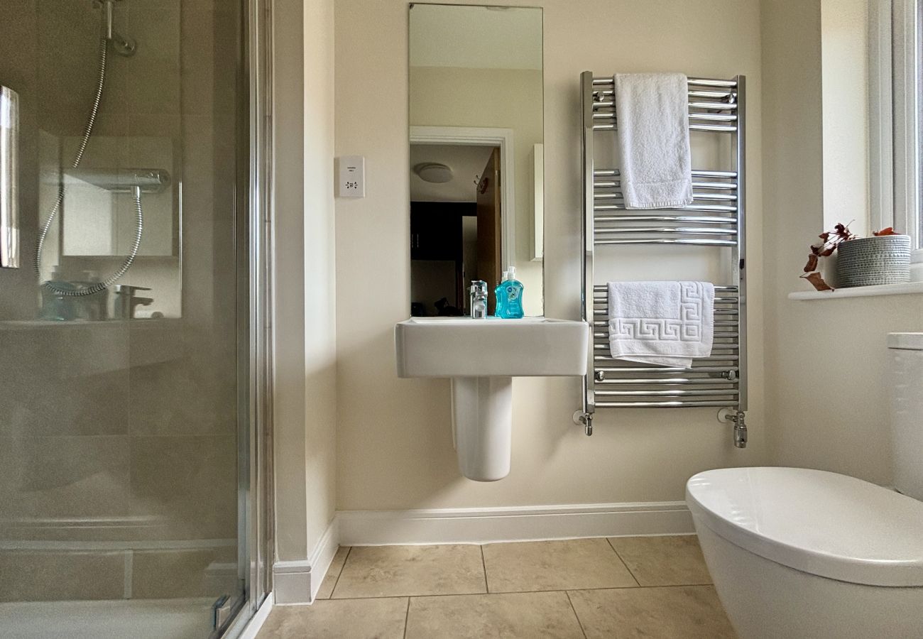 Apartment in Maidenhead - Charming 2 Bed House Maindehead