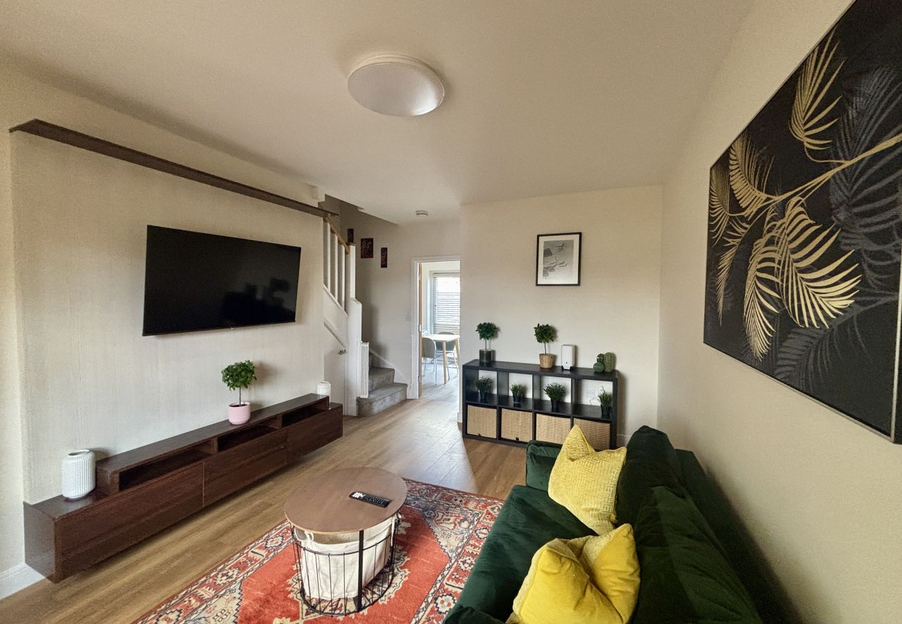 Apartment in Maidenhead - Charming 2 Bed House Maindehead