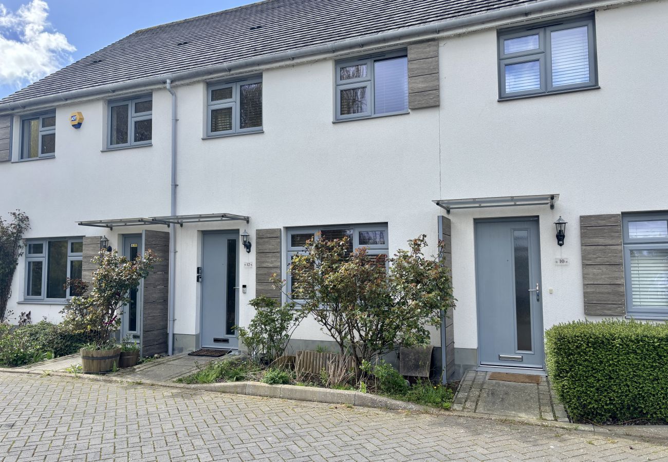 Apartment in Maidenhead - Charming 2 Bed House Maindehead