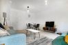 House in Woking - Woking 3 Bed Home with Parking & Garden
