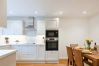 House in Woking - Woking - 3 Bedroom House - With Garden