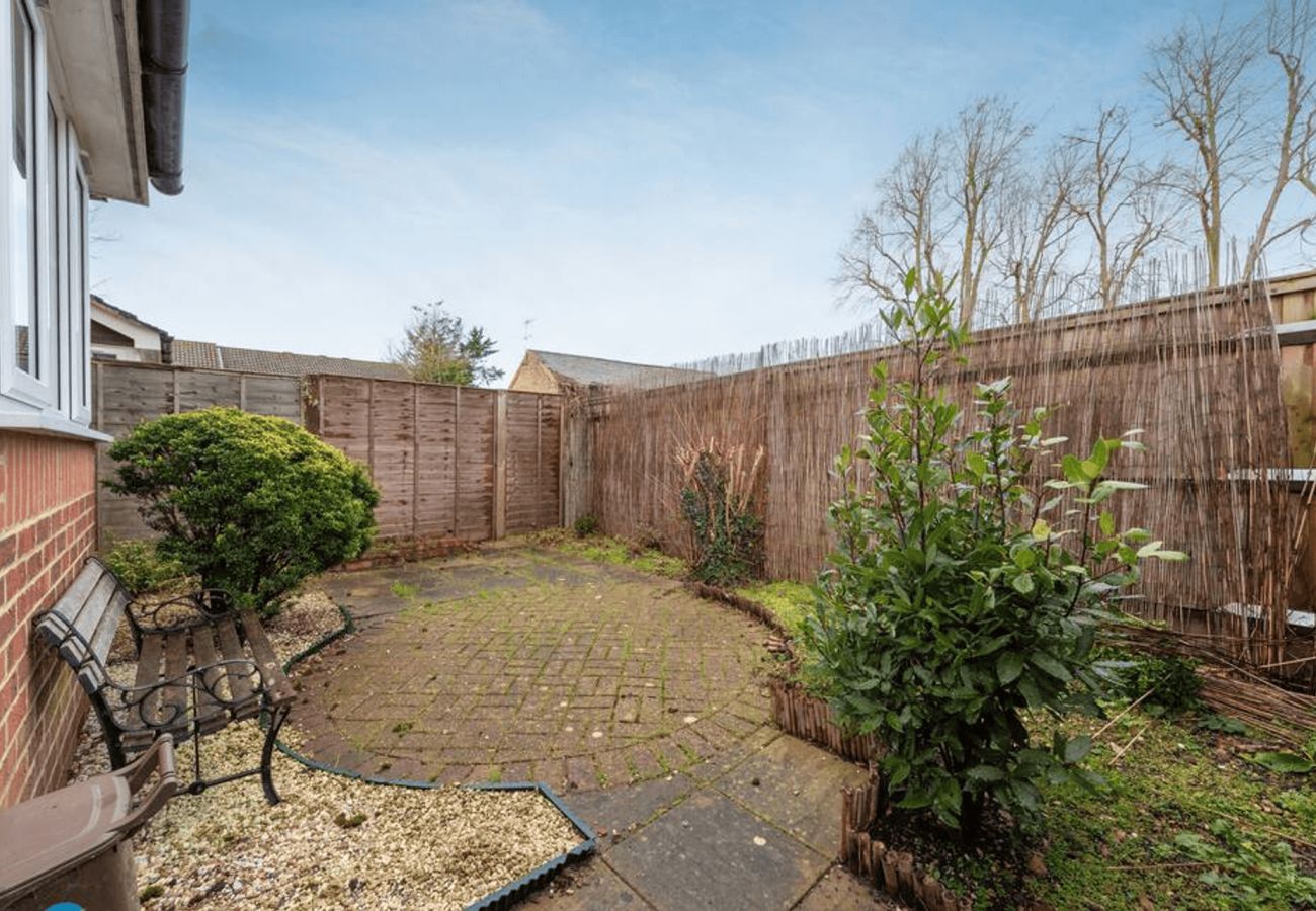 House in Burnham - Stylish 1 Bed Apartment