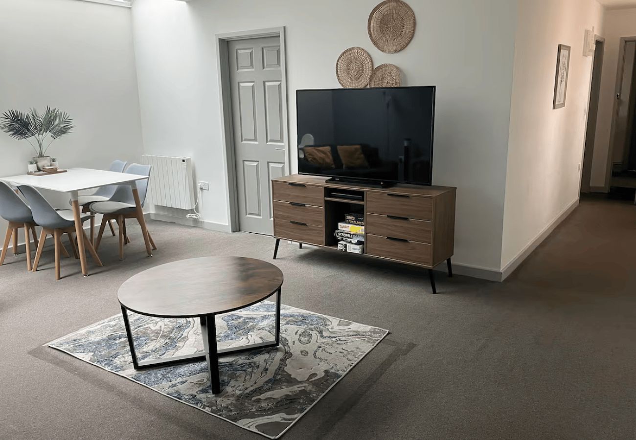 Apartment in Burnham - Burnham 2 Bedroom with Parking
