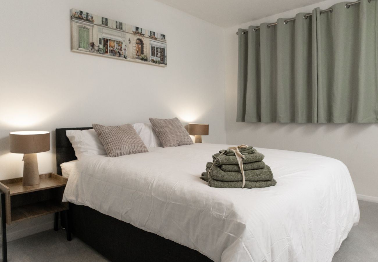 House in Virginia Water - Luxury Virginia Water 3 Bedroom House
