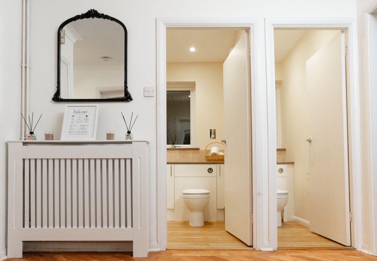 House in Virginia Water - Luxury Virginia Water 3 Bedroom House