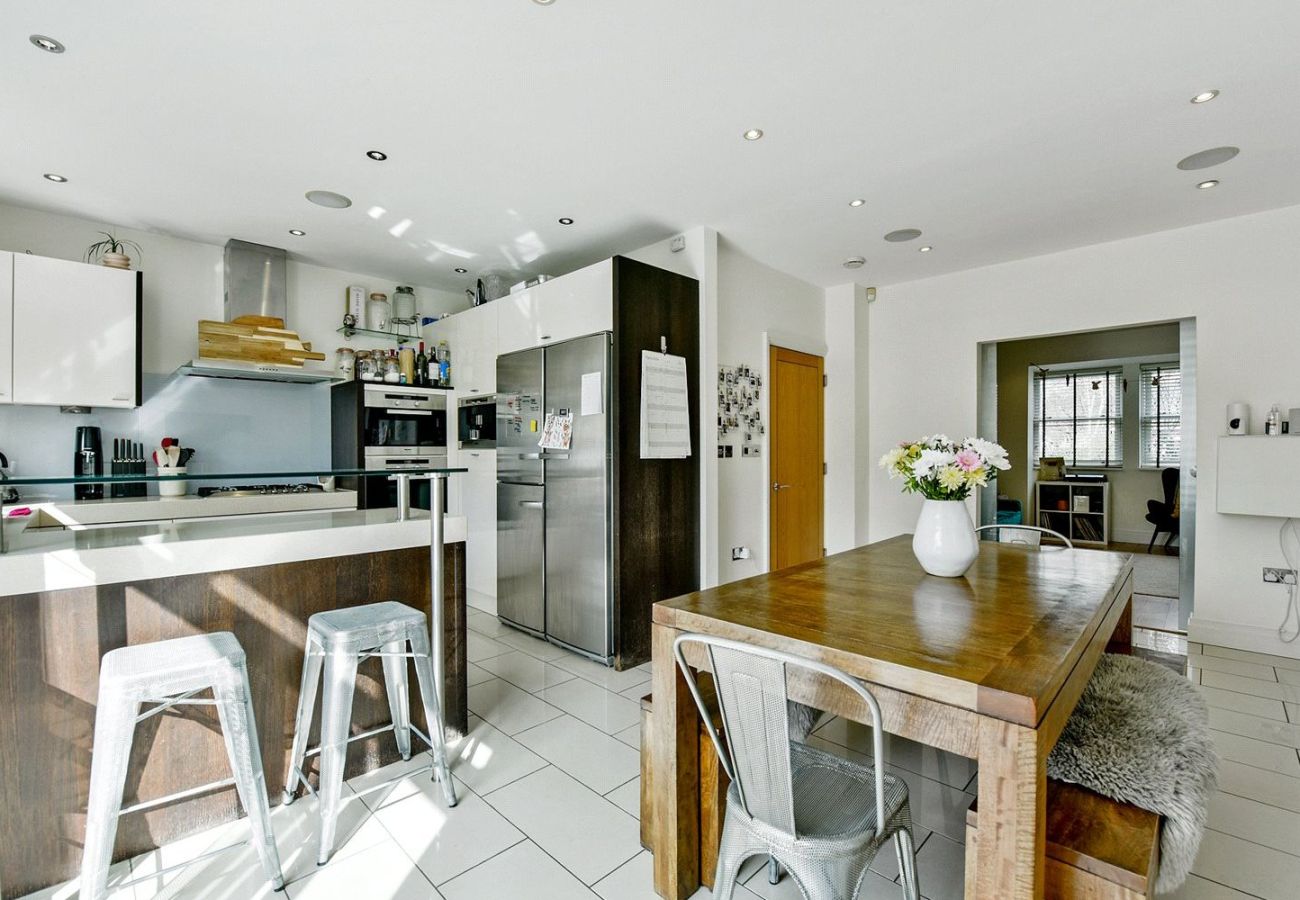 House in Windsor - Spacious 4 Bed House | 4 En-Suites | Windsor