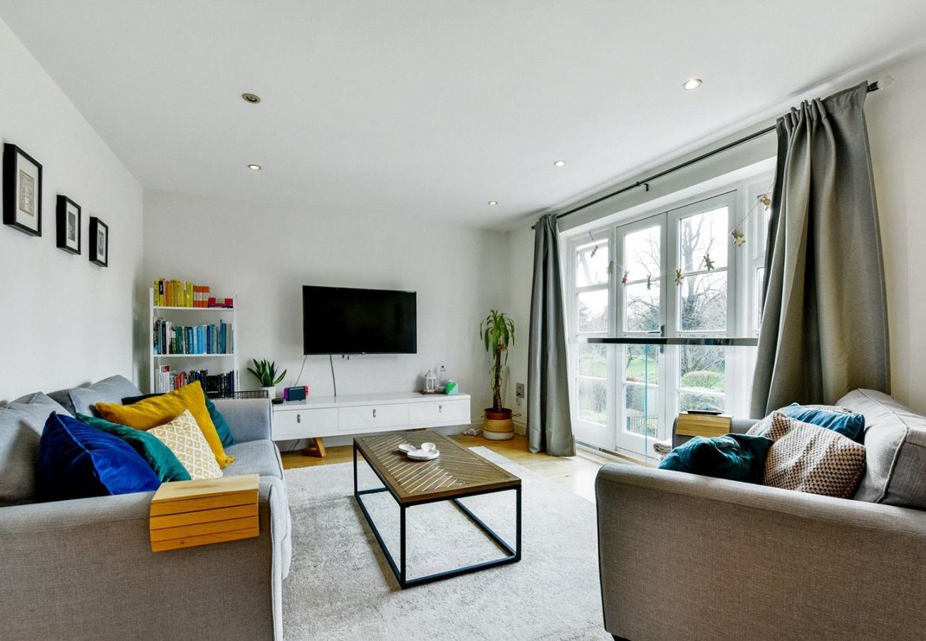 House in Windsor - Spacious 4 Bed House | 4 En-Suites | Windsor