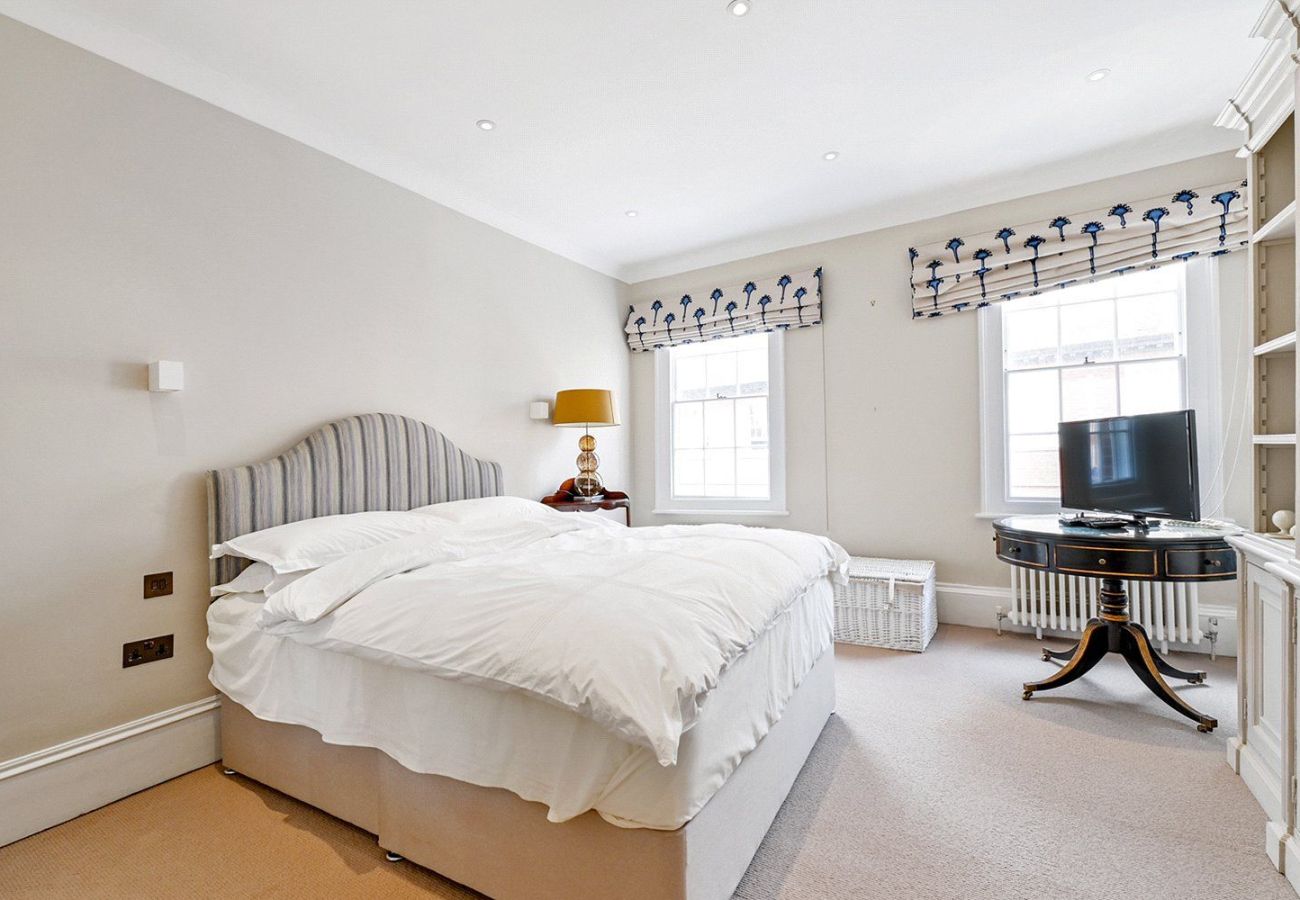 House in Windsor - Spacious 4 Bed House | Windsor