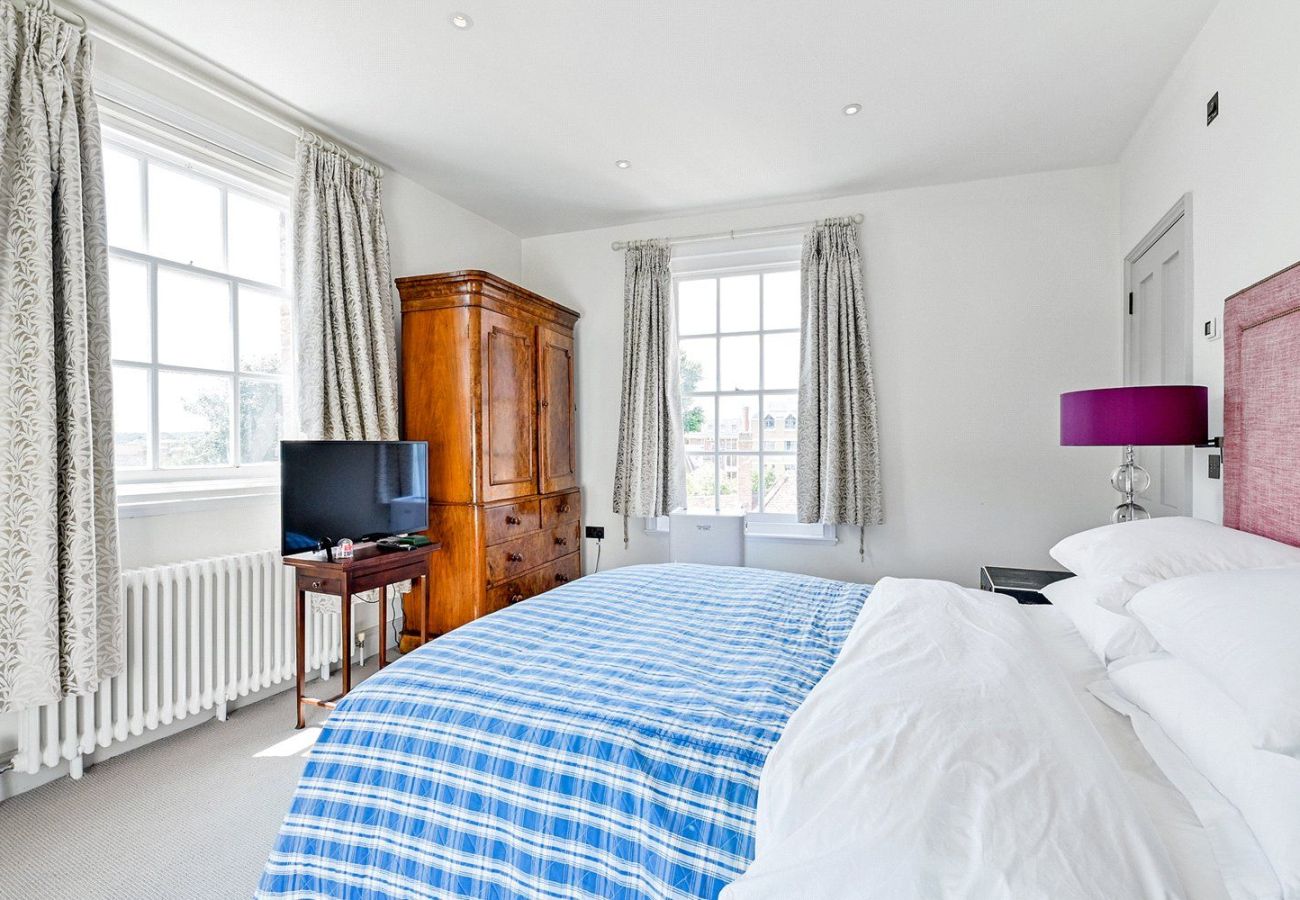 House in Windsor - Spacious 4 Bed House | Windsor