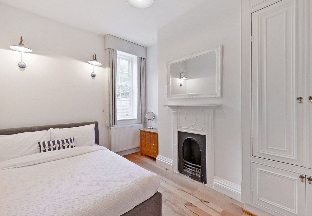 House in Windsor - Stylish 4 Bed House | Windsor