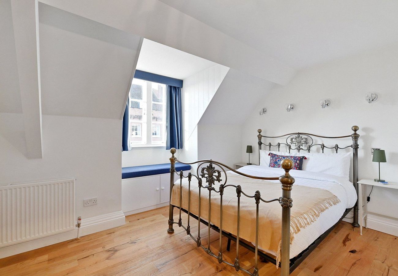 House in Windsor - Stylish 4 Bed House | Windsor