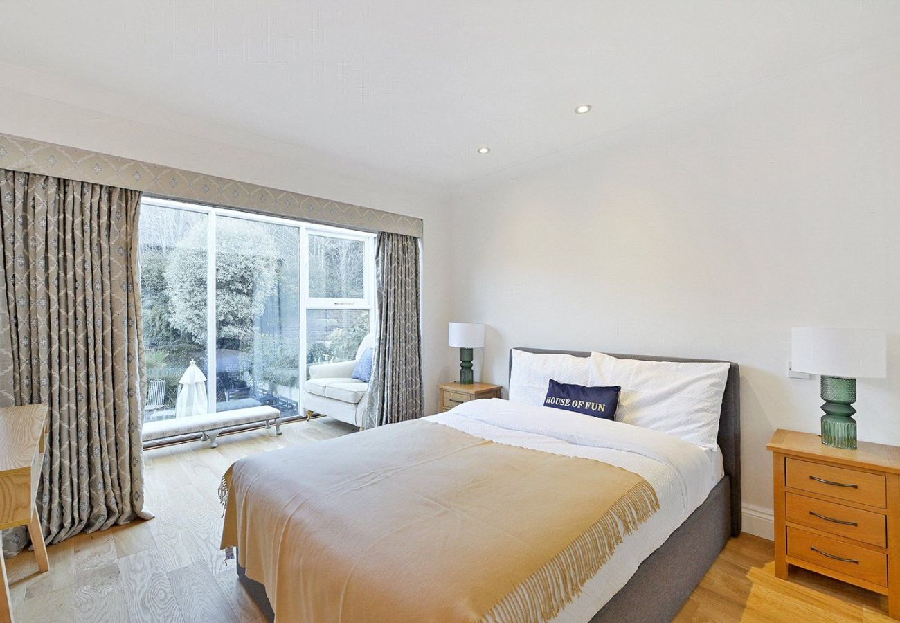 House in Windsor - Stylish 4 Bed House | Windsor